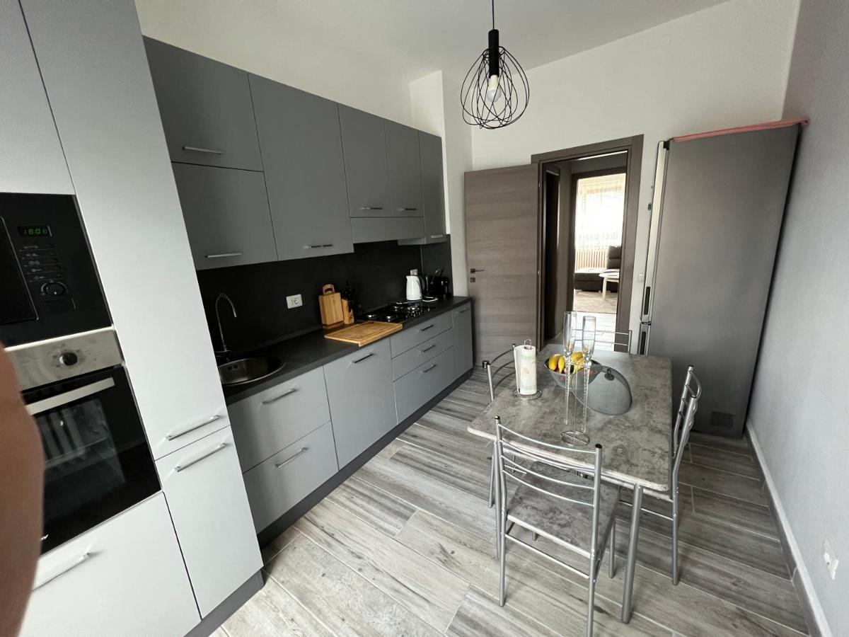 Апартаменты Casa Di Afi, Perfect For 4 - Kitchen - Parking - Netflix Арона Экстерьер фото