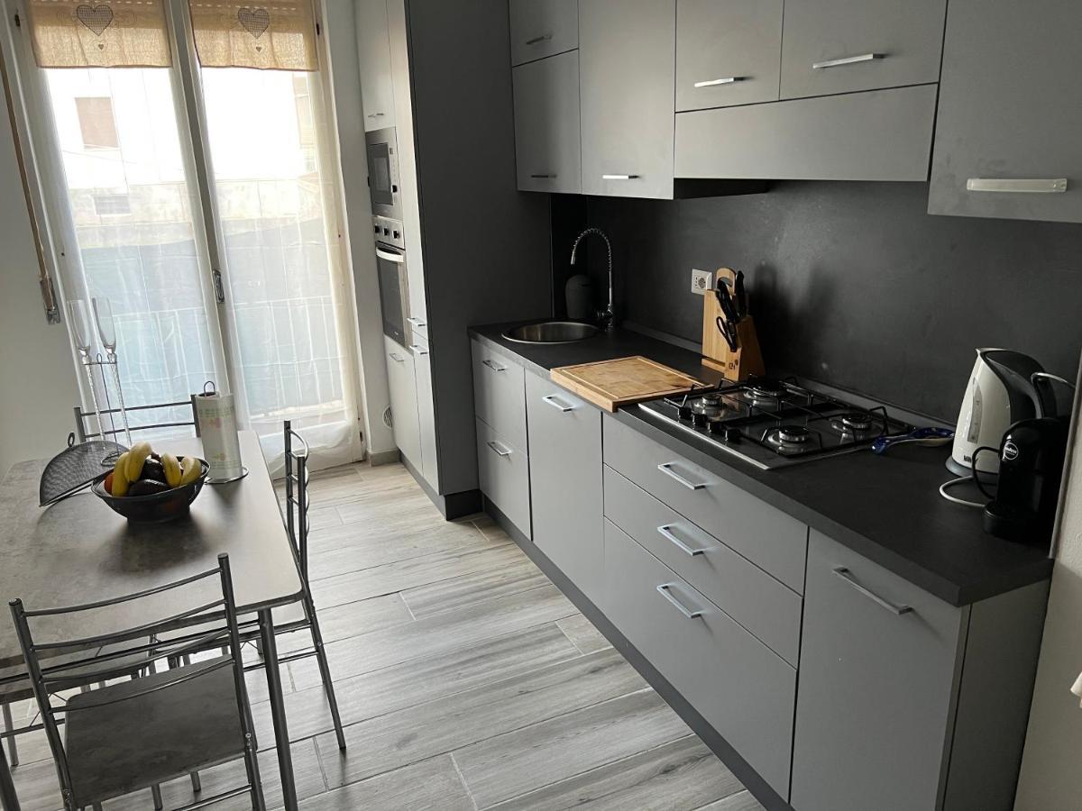 Апартаменты Casa Di Afi, Perfect For 4 - Kitchen - Parking - Netflix Арона Экстерьер фото