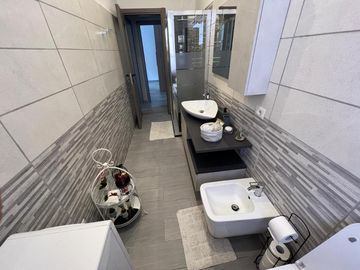 Апартаменты Casa Di Afi, Perfect For 4 - Kitchen - Parking - Netflix Арона Экстерьер фото