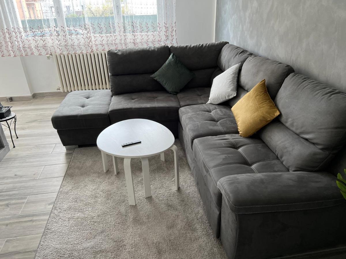 Апартаменты Casa Di Afi, Perfect For 4 - Kitchen - Parking - Netflix Арона Экстерьер фото